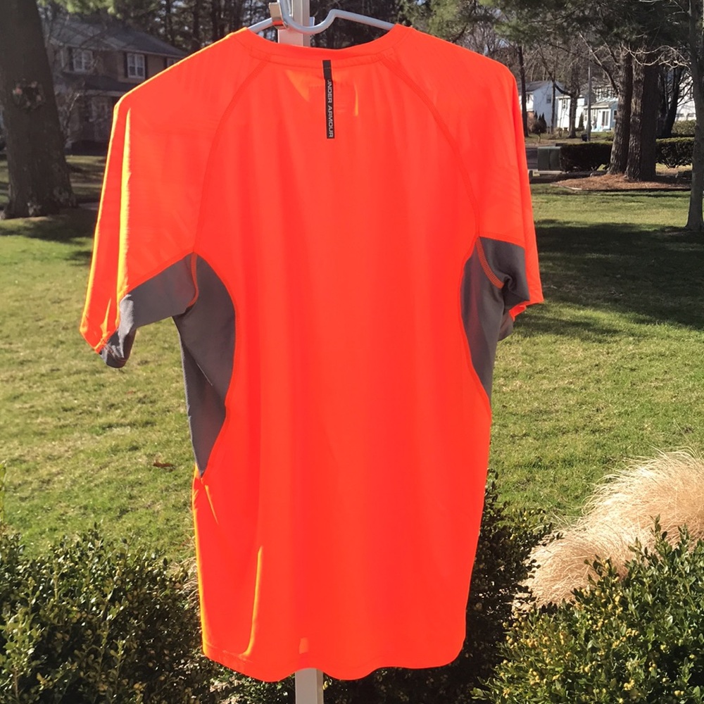 Under Armour  HeatGear Mens Short Sleeve Orange w/ Gray Insert, Medium